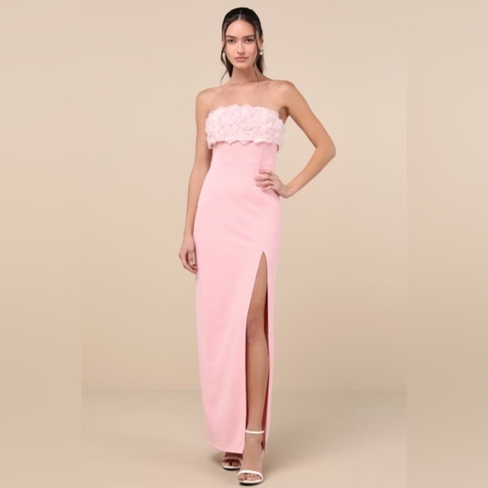 LULU’S FIORE 3D ROSETTE STRAPLESS MAXI DRESS